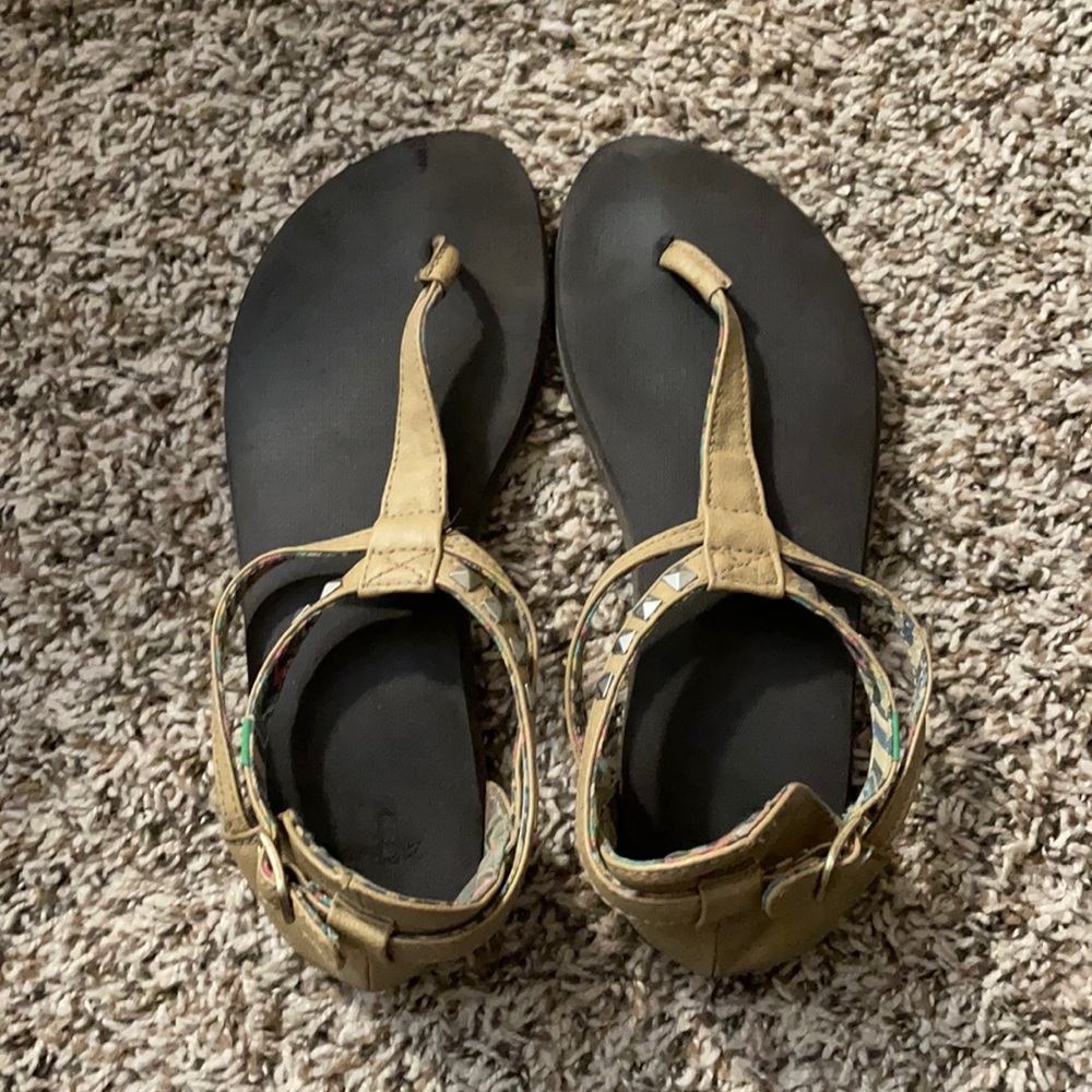 🔥Moving Sale🔥Sanuk flat thong sandals size 6.5